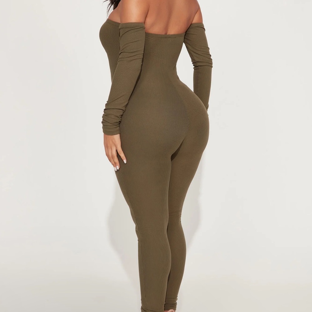 GREEN JUMPSUIT - Picture 3 of 3